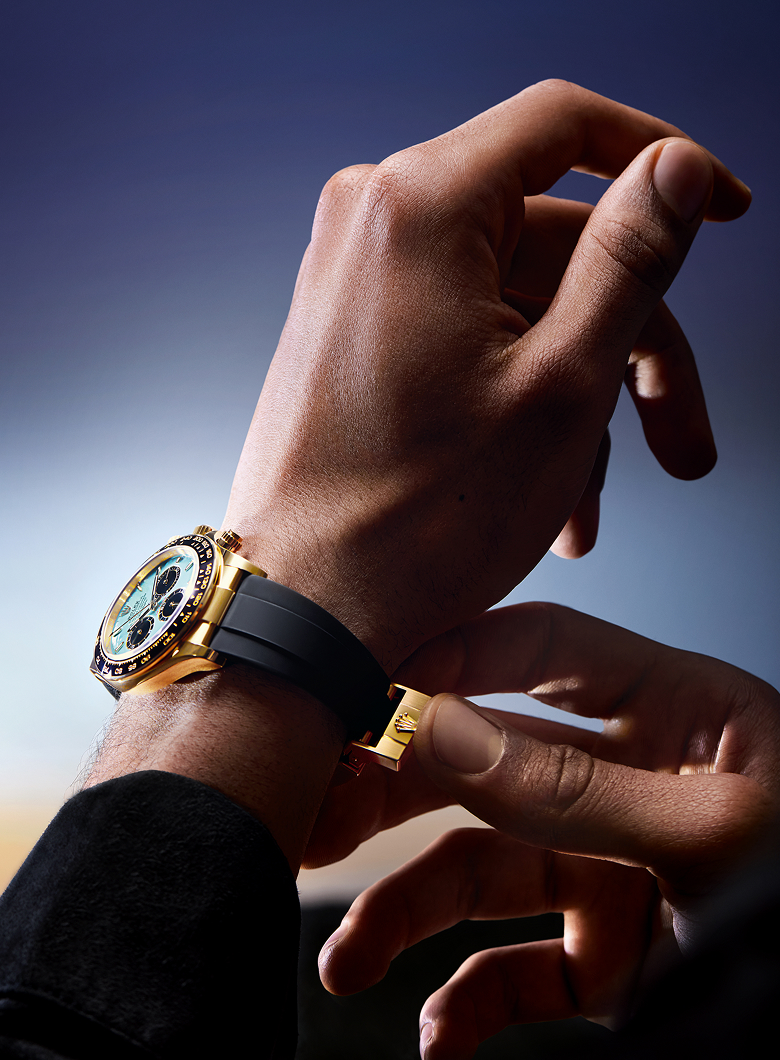 Rolex verleiht drei seiner legendären, für ihre technische Raffinesse und ihr ikonisches Design bekannten Modelle ein extravagantes Gesicht.